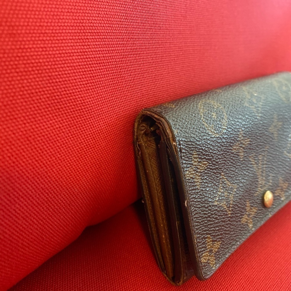 Louis Vuitton Wallet - Authentic - Picture 3 of 16